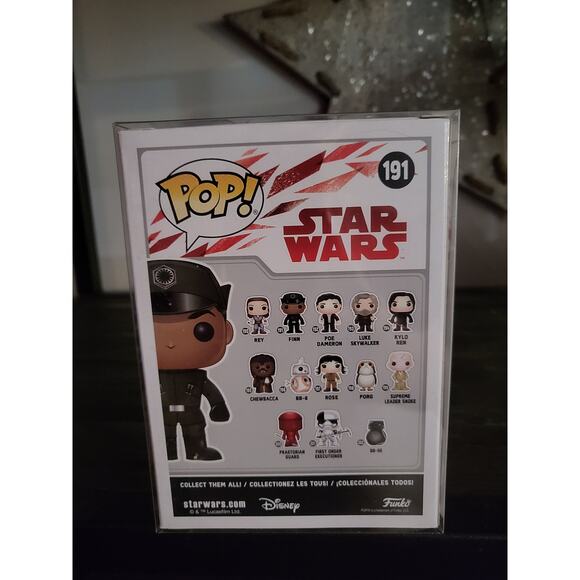 Funko Pop Star Wars VIII The Last Jedi #191 Finn Bobblehead In Protective Case - Picture 3 of 6